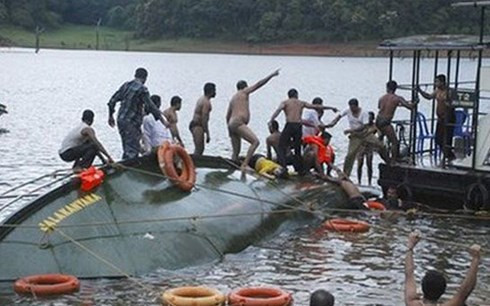 Một vụ lật thuyền ở Malaysia. Ảnh minh họa