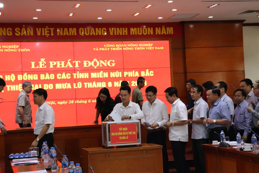 Bộ NN&PTNT phát động ủng hộ bà con vùng lũ, sạt lở miền núi phía Bắc