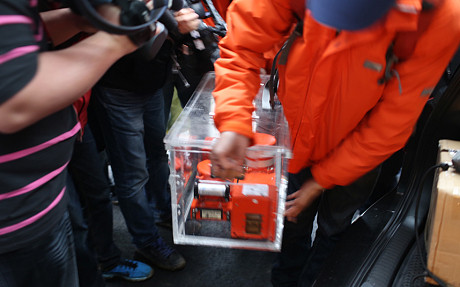 Hộp đen máy bay được trục vớt