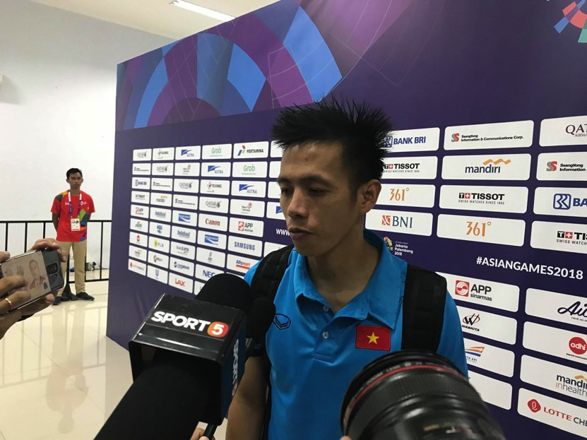 Văn Quyết bảo vệ Công Phượng về 2 pha đá hỏng phạt đền ở trận đấu với Pakistan.