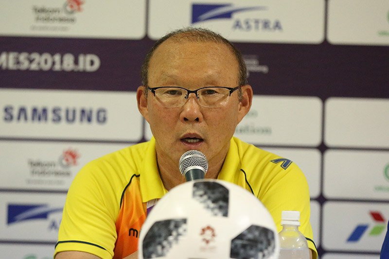 Phóng viên Hàn Quốc đặc biệt quan tâm tới HLV Park Hang Seo và tiền vệ Lương Xuân Trường trước trận Bán kết giữa Hàn Quốc và Olympic Việt Nam.