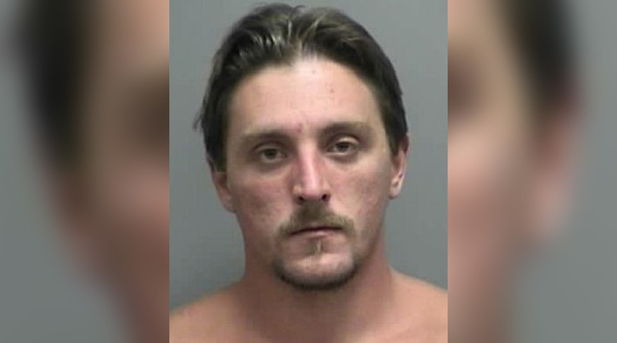 Cảnh sát Mỹ đang truy lùng Joseph Jakubowski sau khi hắn trộm 16 khẩu súng.