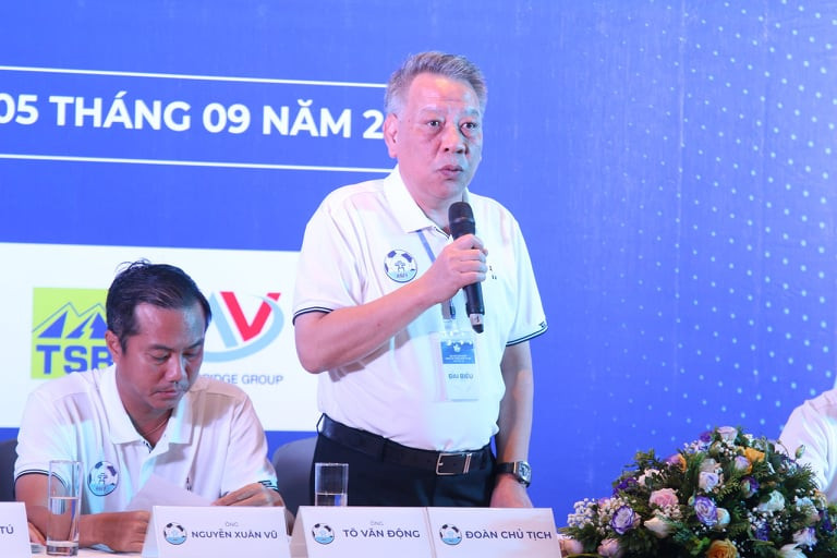 Giám đốc Sở Văn hoá-Thể thao Hà Nội Tô Văn Động được bầu làm Chủ tịch HNFF. (ảnh Anh Tú)