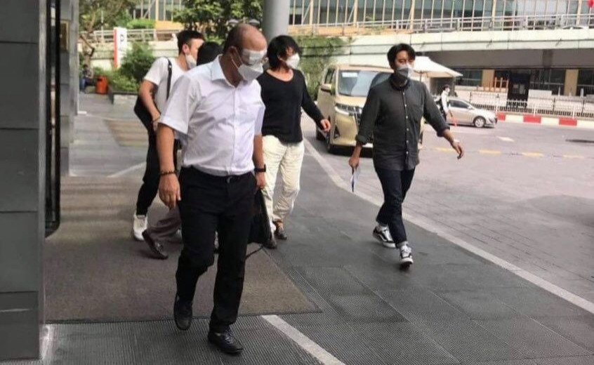 Hình ảnh HLV Park Hang Seo phải băng mắt khi xuất hiện ở một trung tâm mua sắm tại Hà Nội.