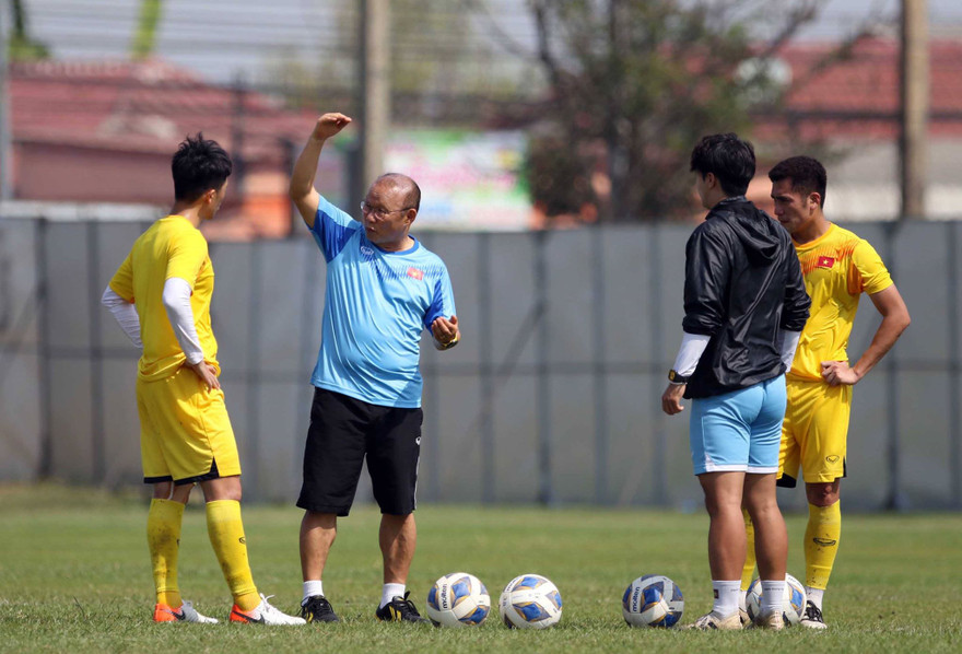 HLV Park Hang Seo và các học trò sẽ phải vượt qua thử thách do Triều Tiên tạo nên và chờ cơ hội từ kết quả cặp đấu giữa UAE với Jordan.