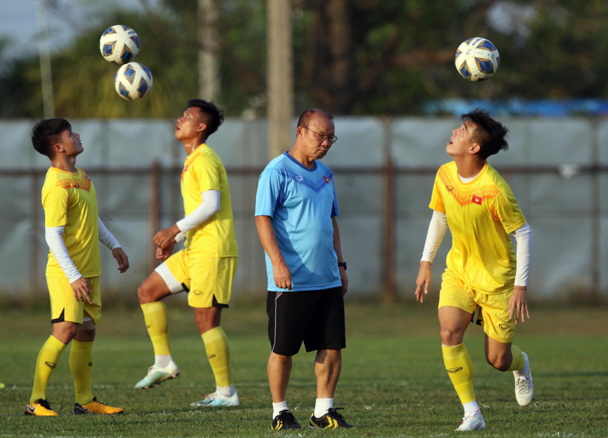 HLV Park Hang Seo đóng cửa để U23 Việt Nam tập kín láp ráp chiến thuật.