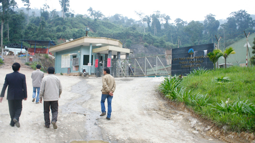 Nhà máy vàng Phước Sơn đóng cửa tạm thời vì bị phong tỏa. 