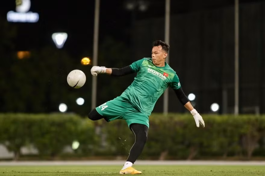 Bùi Tấn Trường đã phải dự bị 2 trận ở AFF Cup 2020. (ảnh Hữu Phạm)