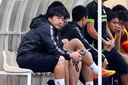 HLV Miura đang rất cô đơn
