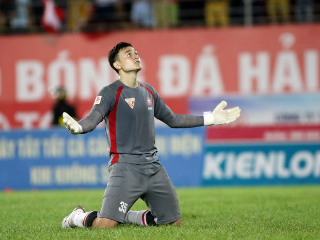 Thủ môn Đặng Văn Lâm của Hải Phòng mất suất lên tuyển Việt Nam.