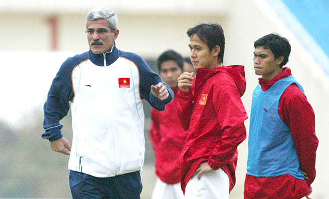 HLV Calisto là một trong những ông thầy ngoại được nhiều ưu đãi từ VFF.