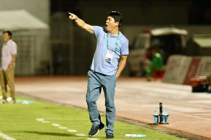 CLB Sài Gòn của HLV Vũ Tiến Thành luôn nêu cao lấy bóng đá làm công cụ xây dựng nhân cách con người. 