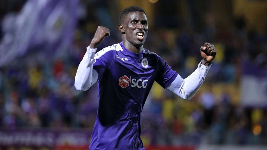 Pape Omar từng là trụ cột của CLB Hà Nội nhưng sẽ ra đi sau V-League 2020.