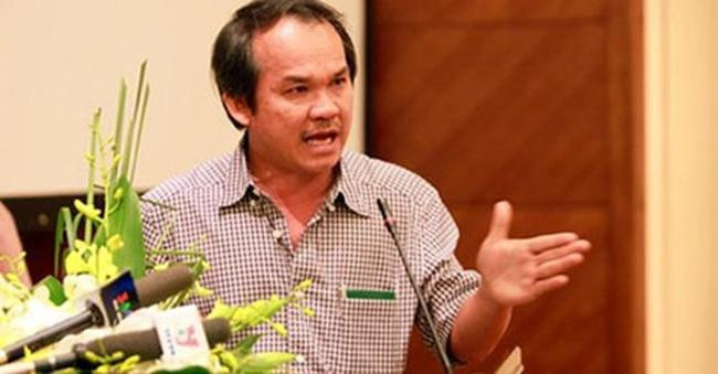 Bầu Đức tuyên bố HAGL không quan tâm tới việc được công nhận vô địch hay không khi V-League dừng. 