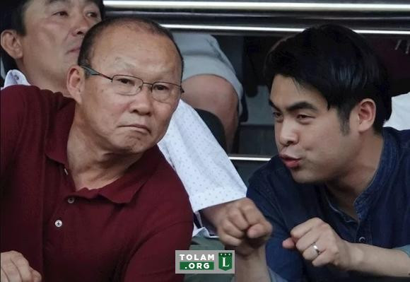 HLV Park Hang Seo và người đại diện Lee Dong-jun có lý do để không cần vội vàng đàm phán với VFF.