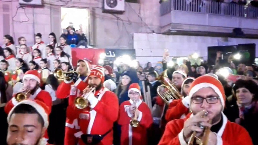 Không khí đón Giáng sinh náo nhiệt ở Aleppo hôm 20/12.