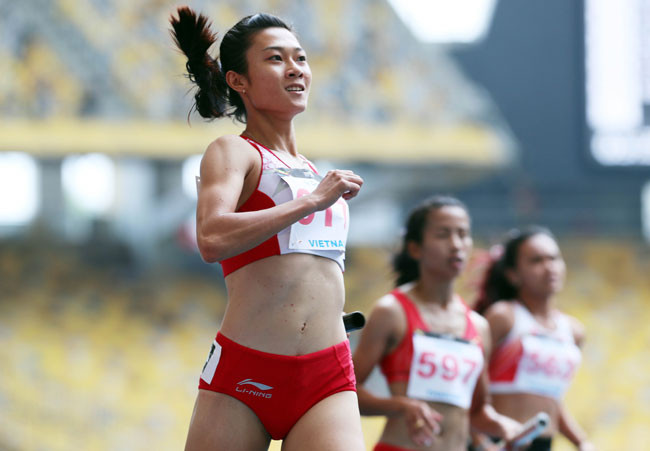 Tài năng trẻ Lê Tú Chinh đóng góp 3/17 HCV điền kinh đem về cho đoàn thể thao Việt Nam tại SEA Games 29.