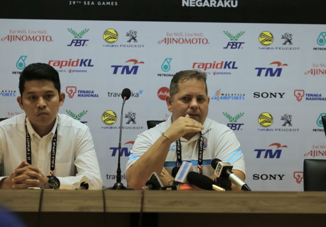 HLV Vitorino của Campuchia đánh giá U22 Việt Nam cao hơn Philipines.