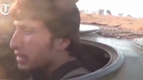 Kẻ đánh bom liều chết bật khóc trong xe chứa đầy thuốc nổ..