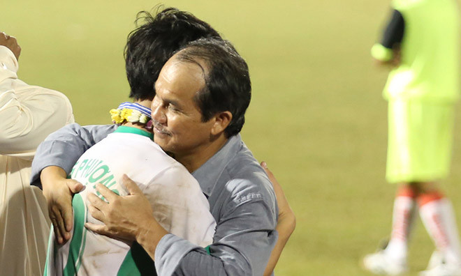 Công Phượng và bầu Đức. Ảnh: Vnexpress.