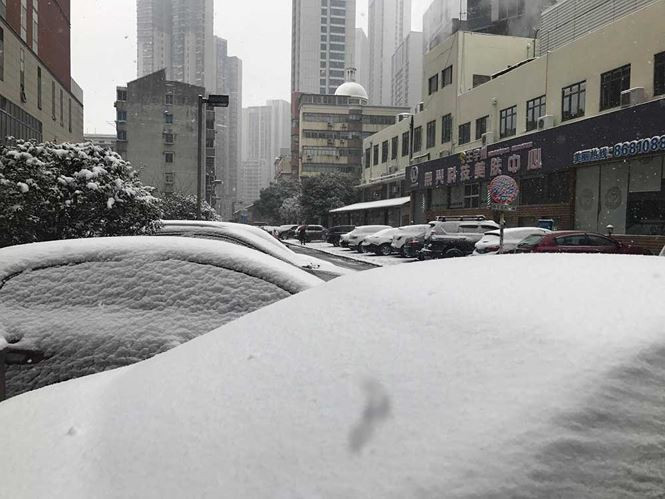 Mưa tuyết rơi dày ở Thường Châu ảnh hưởng tới kế hoạch tập luyện của U23 Việt Nam.