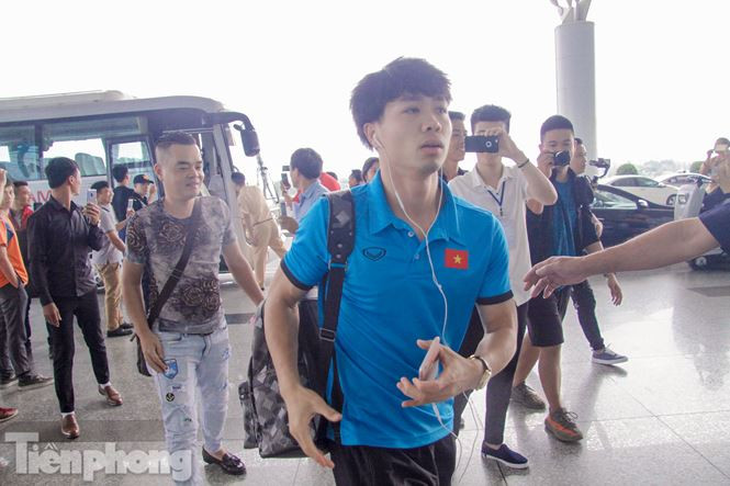 Tuyển Việt Nam đã lên đường sang Malaysia hôm 7/12 để chuẩn bị cho trận Chung kết lượt đi AFF Cup 2018.