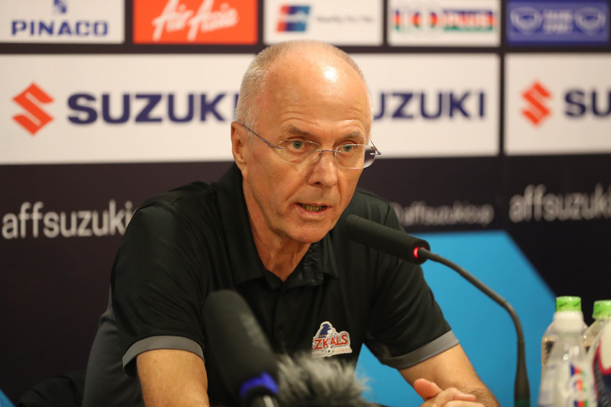 Ông Eriksson đánh giá tuyển Việt Nam là ứng viên cho chức vô địch, đồng thời chúc đội may mắn ở trận chung kết với Malaysia. Ảnh: Như Ý 