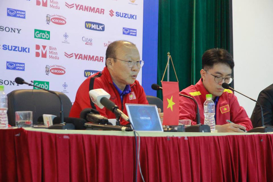 HLV Park Hang Seo trong buổi họp báo sáng nay. Ảnh: Duy Phạm