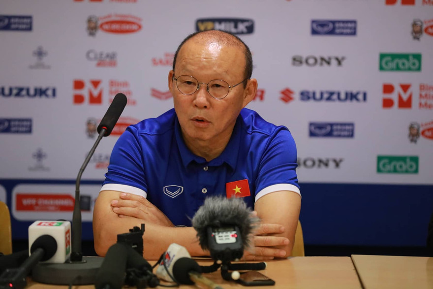 HLV Park Hang Seo ở buổi họp báo sau trận đấu. Ảnh: Như Ý