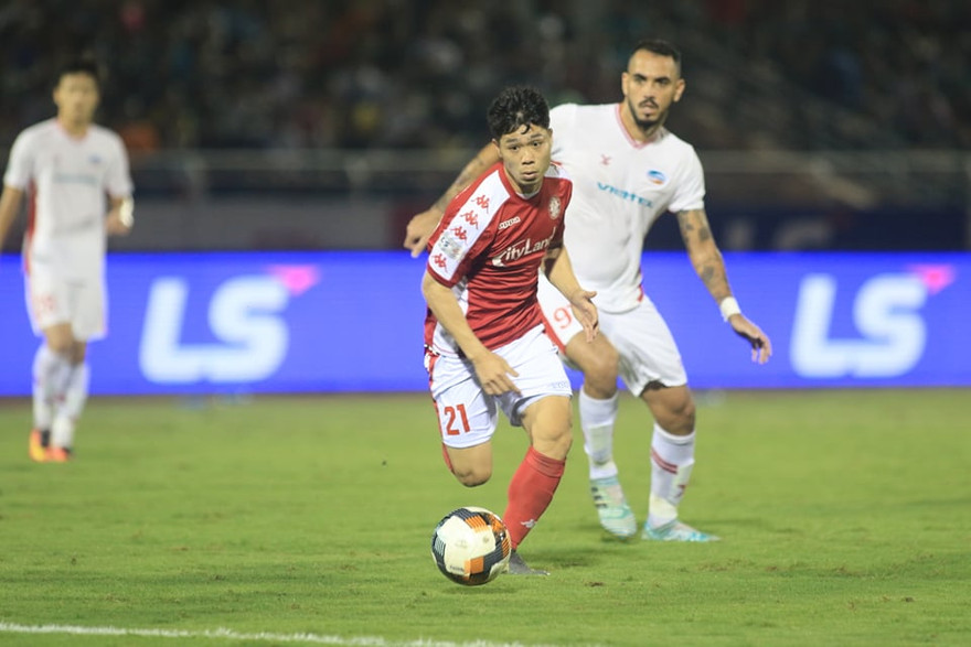 Công Phượng có bàn thắng đầu tiên ở V-League 2020. 