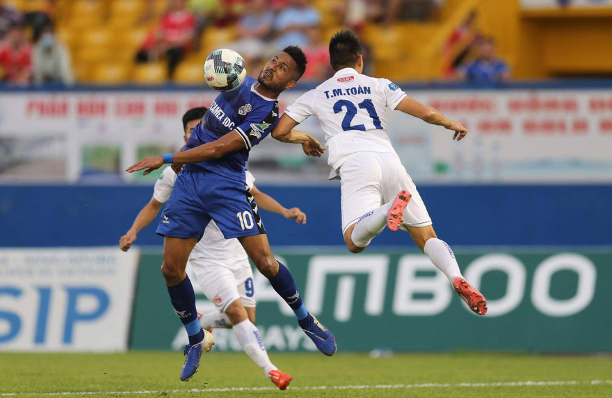 Quảng Nam (áo xanh) giành quyền vào chung kết cúp Quốc gia-cúp Bamboo Airways 2019.