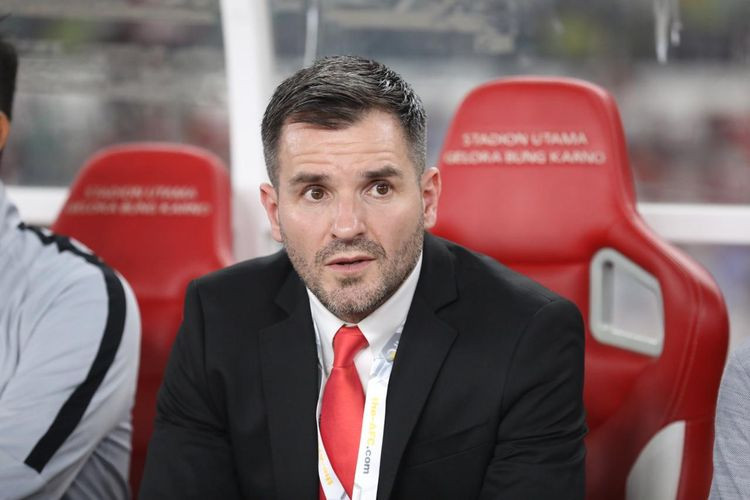 HLV McMenemy đang đứng trước áp lực lớn ở trận đấu của Indonesia với Việt Nam.