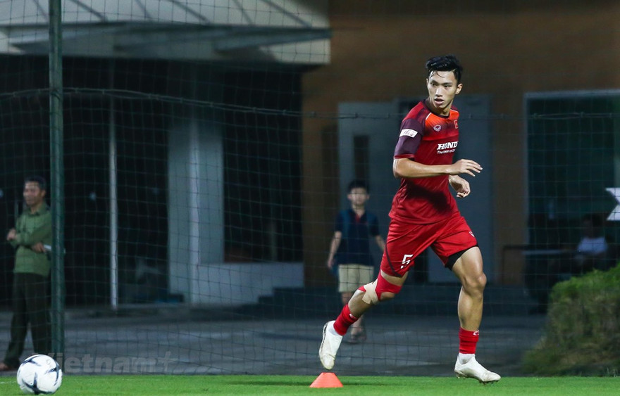 Đoàn Văn Hậu sẽ tập trung đội tuyển Việt Nam muộn hơn các đồng đội do bận thi đấu cho Heereveen. 