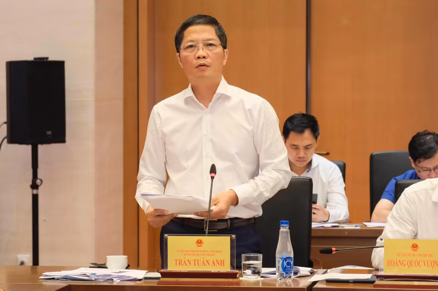 Từ năm 2024, xóa bù chéo trong giá điện, người dân được mua điện bán lẻ trực tiếp...là thông tin được Bộ trưởng Công Thương Trần Tuấn Anh đưa ra tại phiên giải trình về phát triển điện lưc đến năm 2030 do Ủy ban Kinh tế của Quốc hội tổ chức