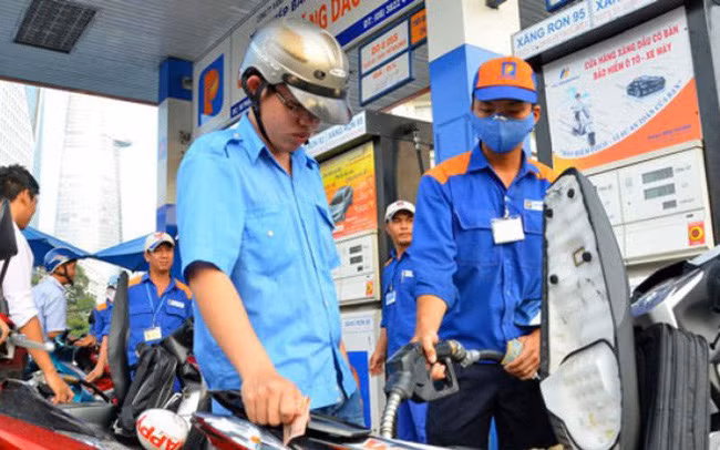 Giá bán lẻ xăng E5 RON92 lên 19.940 đồng/lít từ 15h hôm nay