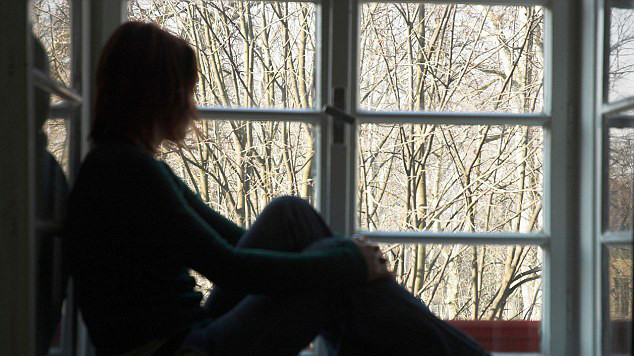 Thiếu nữ 14 tuổi bị cưỡng hiếp tập thể và ném xuống giếng