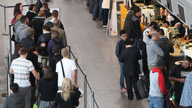 Ba thiếu nữ Mỹ vừa bị bắt ở Đức khi đang trên đường tới Syria để gia nhập IS