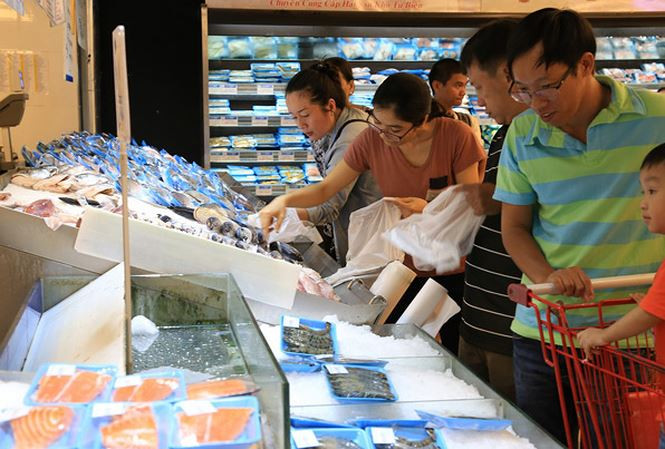 VCCI cho rằng, ác đề xuất mới về quản lý chợ, siêu thị của Bộ Công Thương có bóng dáng như một dạng giấy phép con mới và còn can thiệp vào quyền kinh doanh của doanh nghiệp