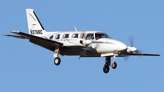 Máy bay hai động cơ Piper PA-31 Navajo