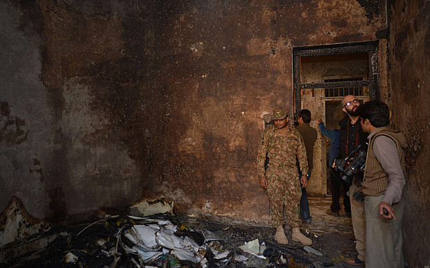 Một phòng học bị thiêu rụi 