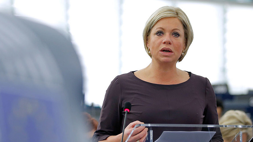 Bộ trưởng Quốc phòng Hà Lan Jeanine Hennis-Plasschaert