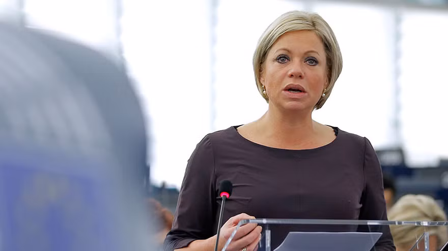 Bộ trưởng Quốc phòng Hà Lan Jeanine Hennis-Plasschaert