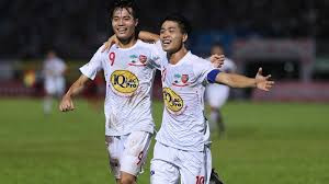 Bầu Đức sẽ giữ Công Phượng lại HAGL và đưa Văn Toàn sang Nhật Bản?