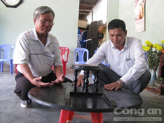 Kỳ bí những chiếc bàn tự xoay ở Đà Lạt