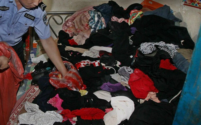 Cảnh sát phát hiện rất nhiều đồ lót của phụ nữ trong nhà Liang.