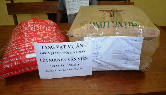 Tang vật bị bắt giữ tại cơ quan điều tra. 