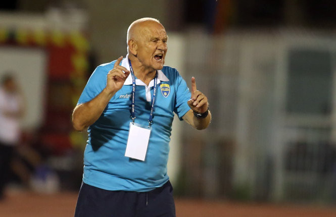 HLV Petrovic xứng đáng là "ông già gân" ở V-League. 