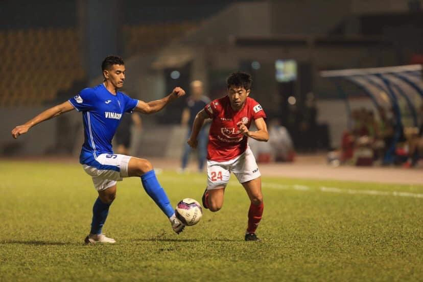 Lee Nguyễn không thể giúp Tp Hồ Chí Minh thoát thua trong cuộc đối đầu với Quảng Ninh trên sân Cẩm Phả.