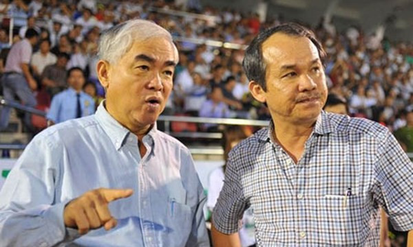 Bầu Đức (phải) và Chủ tịch VFF Lê Hùng Dũng.