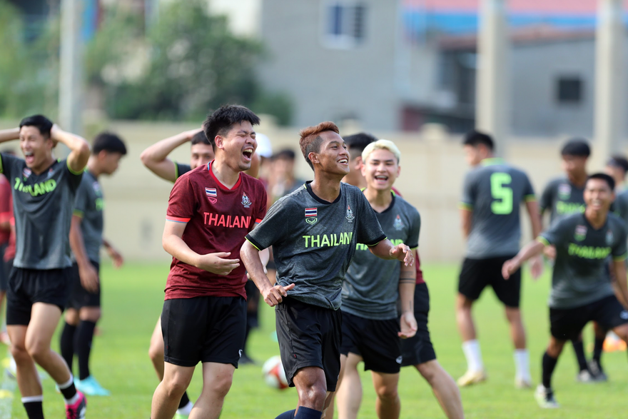 U22 Thái Lan thoải mái trước khi bước vào SEA Games 32 (ảnh Hữu Phạm)